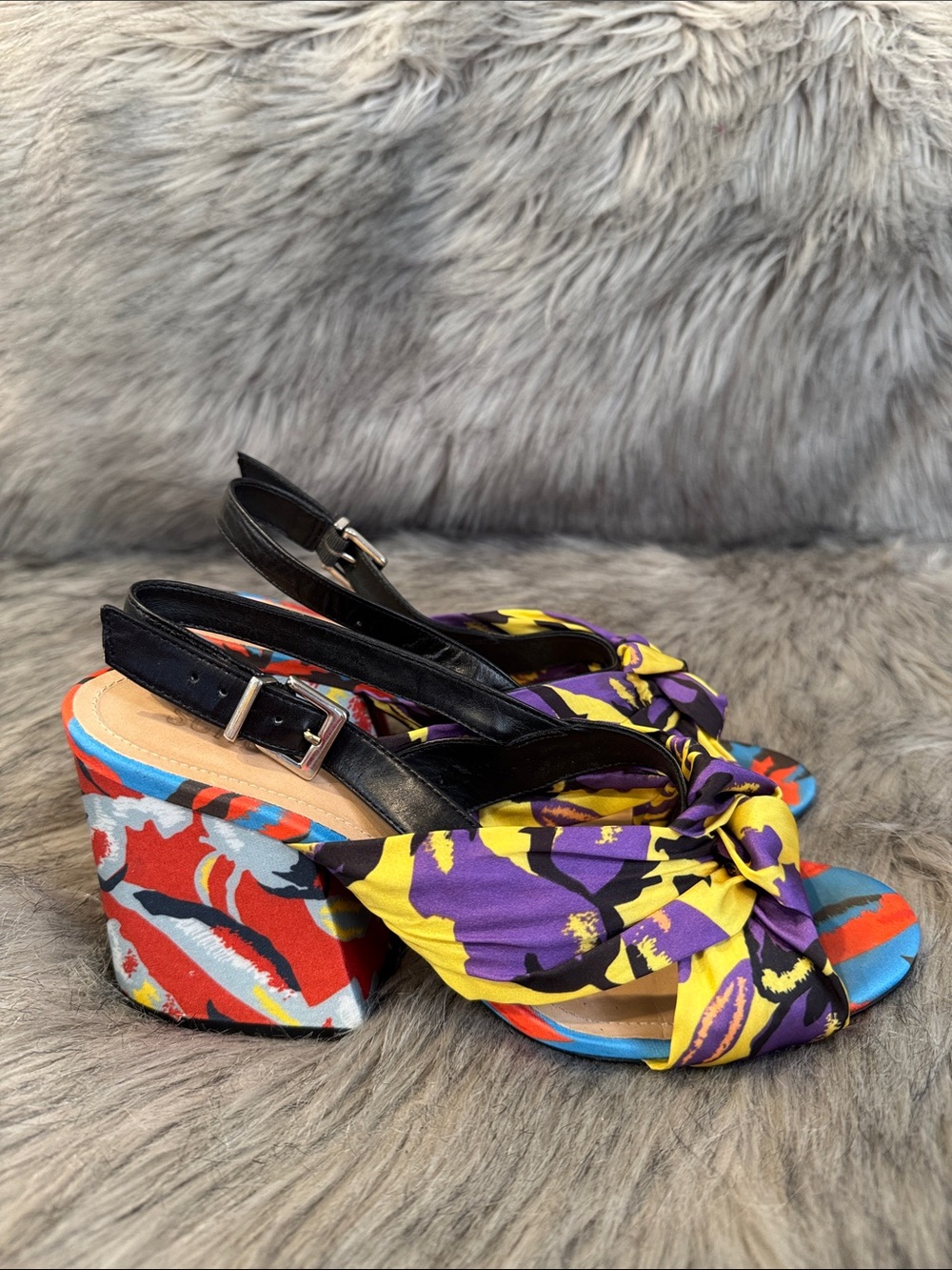 SCHUTZ Multicolor Knot-Front Wedge Sandals with Black Straps Size 9B